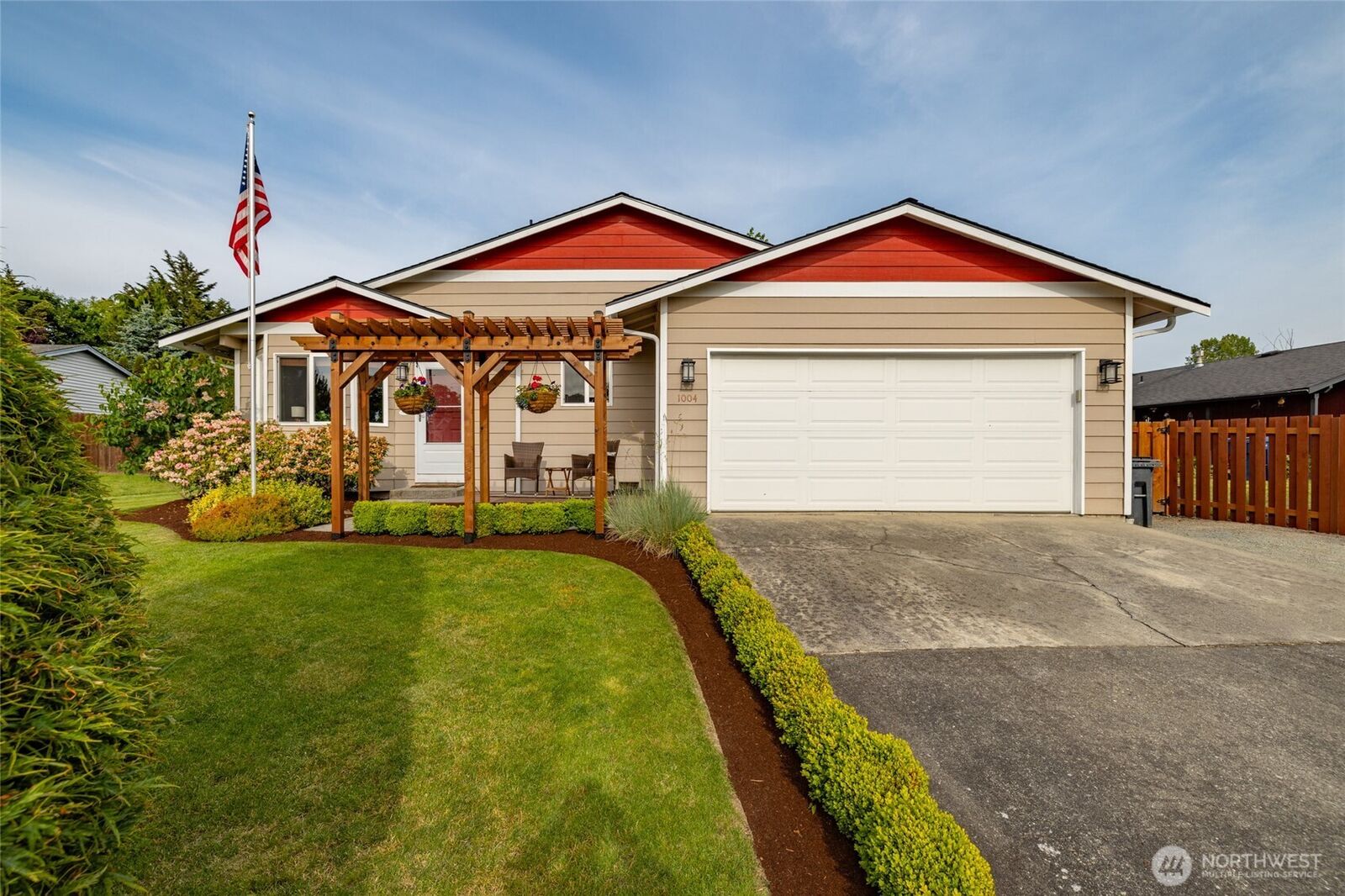 Property Photo:  1004 S 28th Street  WA 98274 