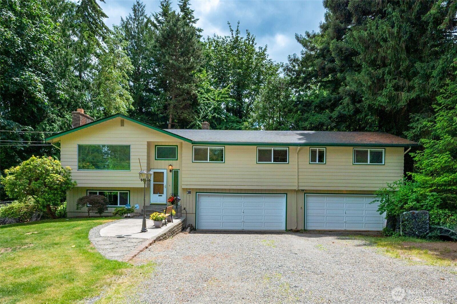 Property Photo:  11857 SE 282nd Street  WA 98092 