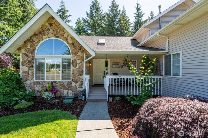 Property Photo:  6898  Golf View Drive  WA 98264 