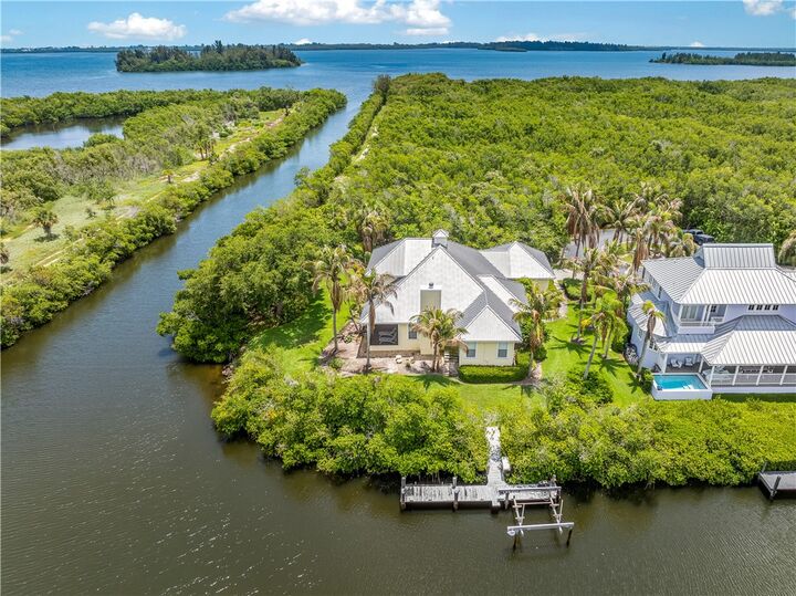 Property Photo:  2165 7th Avenue SE  FL 32962 