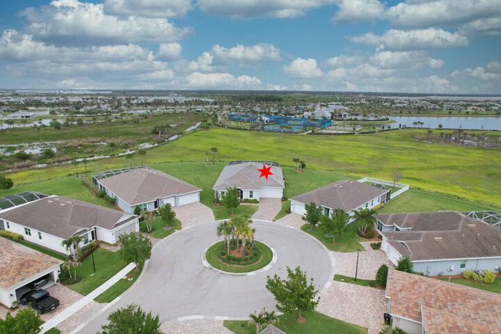Property Photo: 10205 SW Pervenche Lane FL 34987