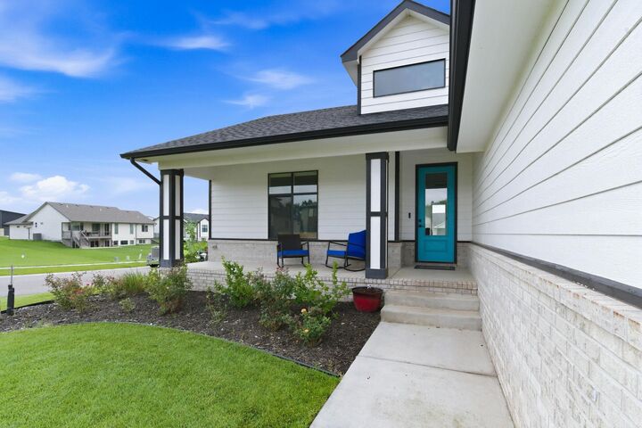 Property Photo:  226 S Wellcrest  KS 67052 