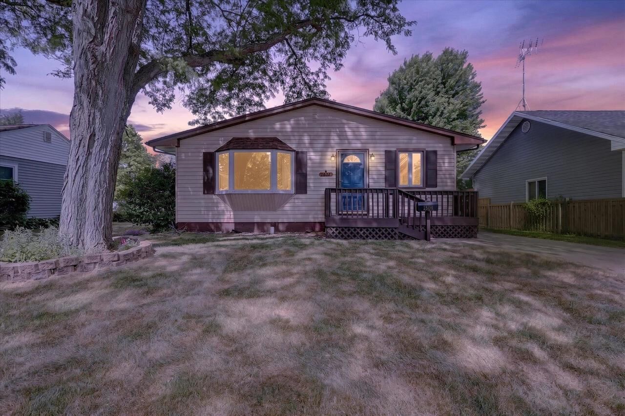 Property Photo:  1804 Grant Street  WI 53511 