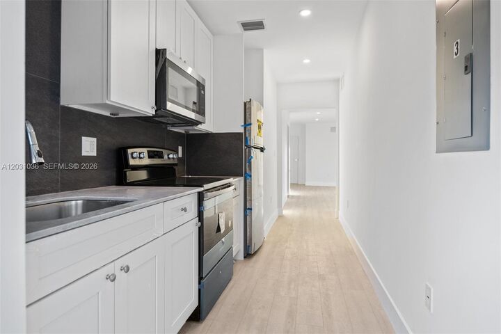 Property Photo: 1721 SW 13th St 4 FL 33145