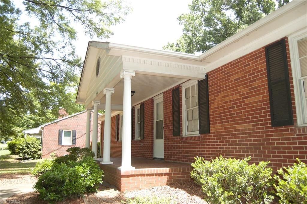 Property Photo:  1510 Polo Road  NC 27103 