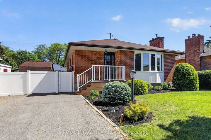 Property Photo: 2390 Cheshire Road ON K2C 1G3