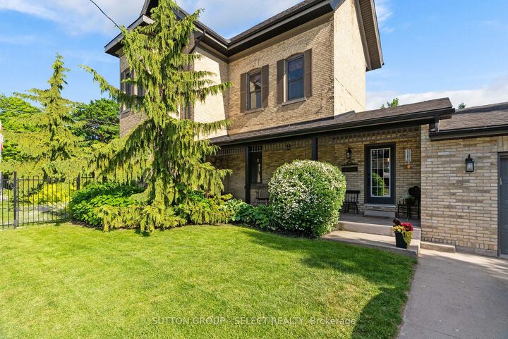 Property Photo: 431 Albert Street ON N0M 1S1