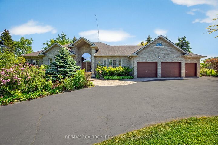 23 Fairbairn Gate — photo 1