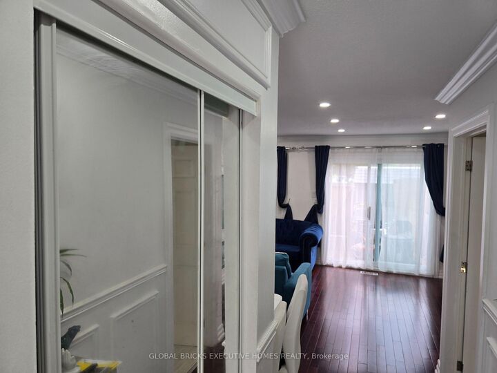 Property Photo: 57 Hansen Road N 34 ON L6V 3C6