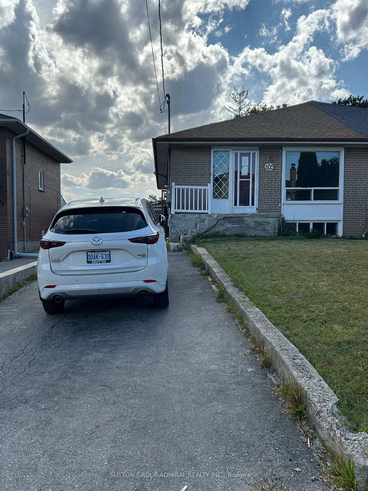 205 St Lucie Drive — photo 1