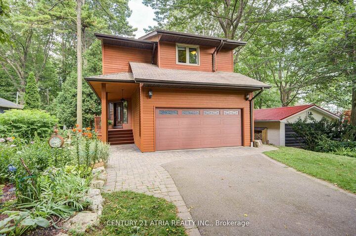 Property Photo: 2671 Thickson Road S ON L1N 6J3