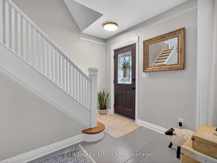 Property Photo: 52 Forsyth Street ON K0K 2M0