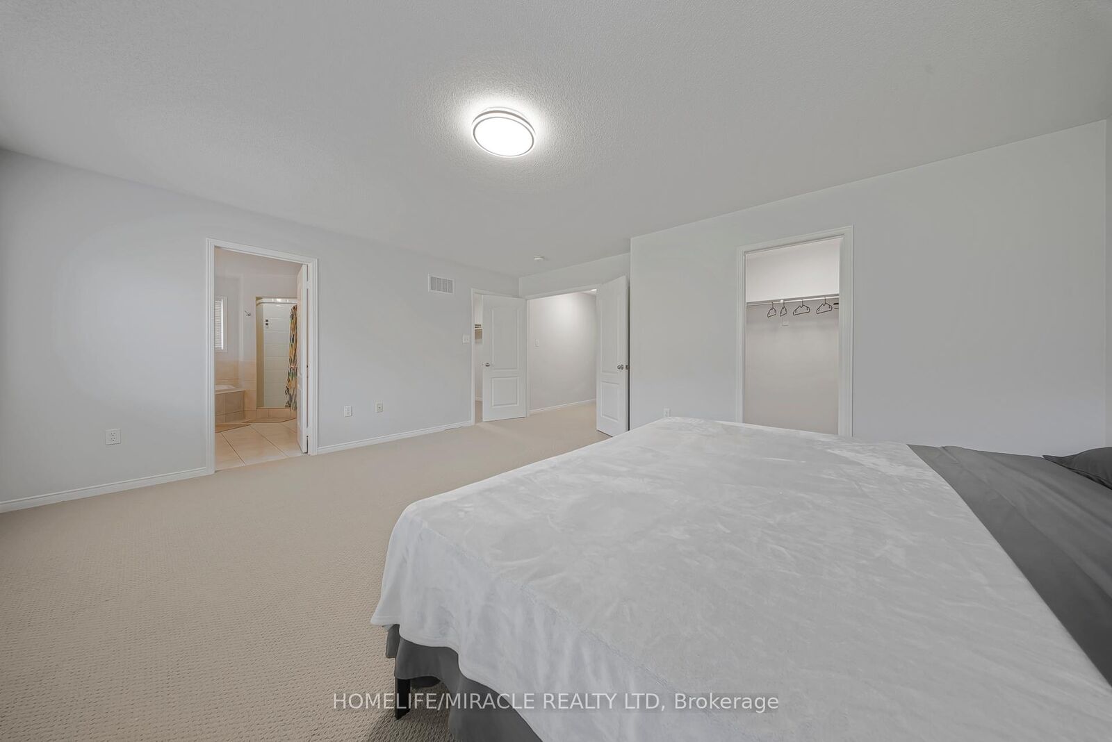 Property Photo: 1867 Arborwood Drive ON L1K 0R3