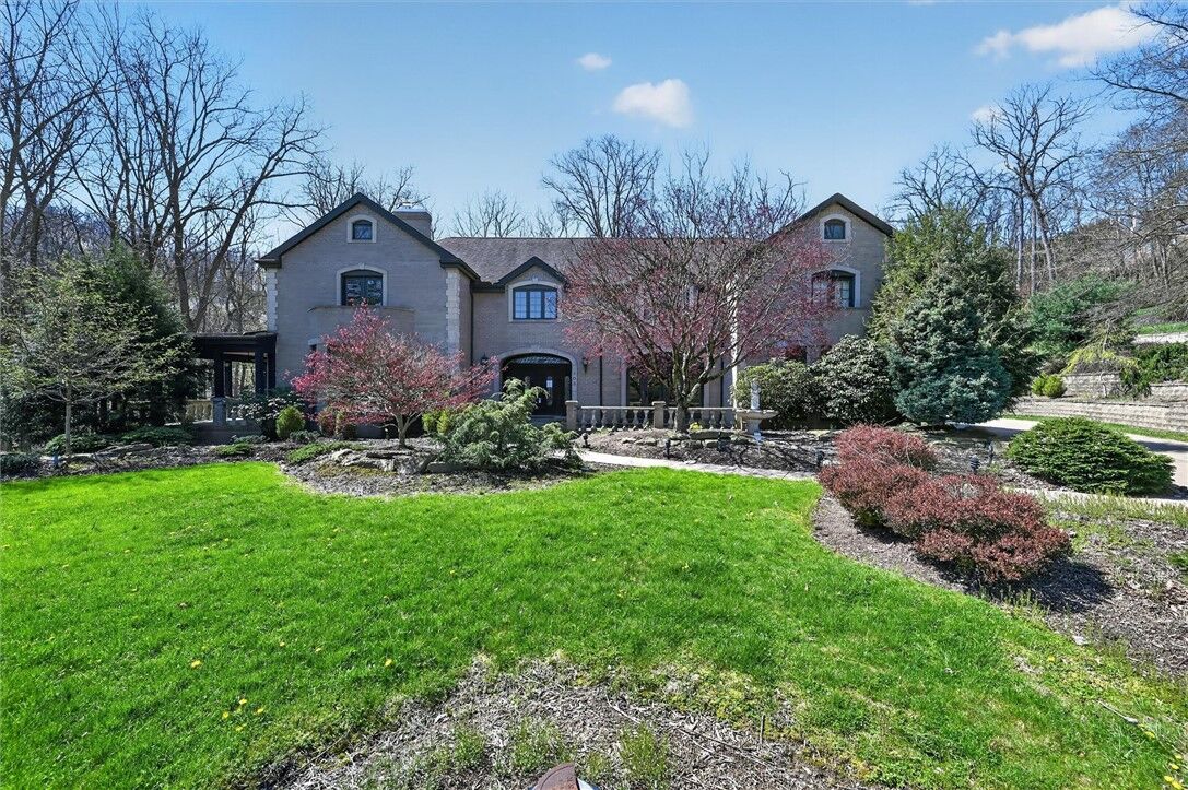 Property Photo:  105 Lantern Cir  PA 15317 