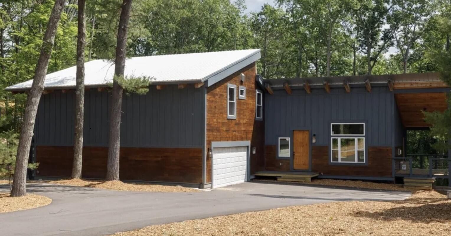 Property Photo: 2279 Arbutus Ridge MI 49696