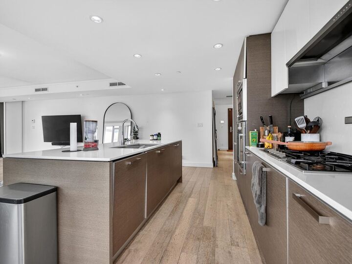 Property Photo: 1499 W Pender Street 1902 BC V6G 0A7