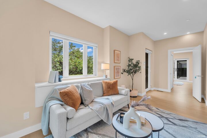 3249 Sophia Street — photo 1