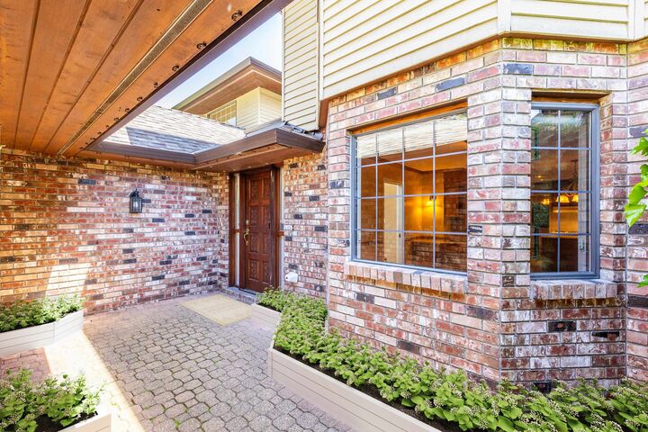 Property Photo: 1660 148 Street 3 BC V4A 7P5