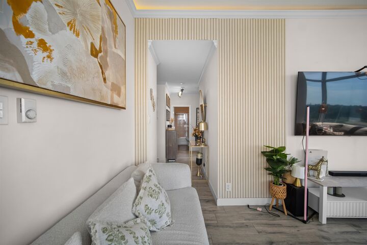 Property Photo:  14820 104 Avenue Ph4  BC V3R 0V9 