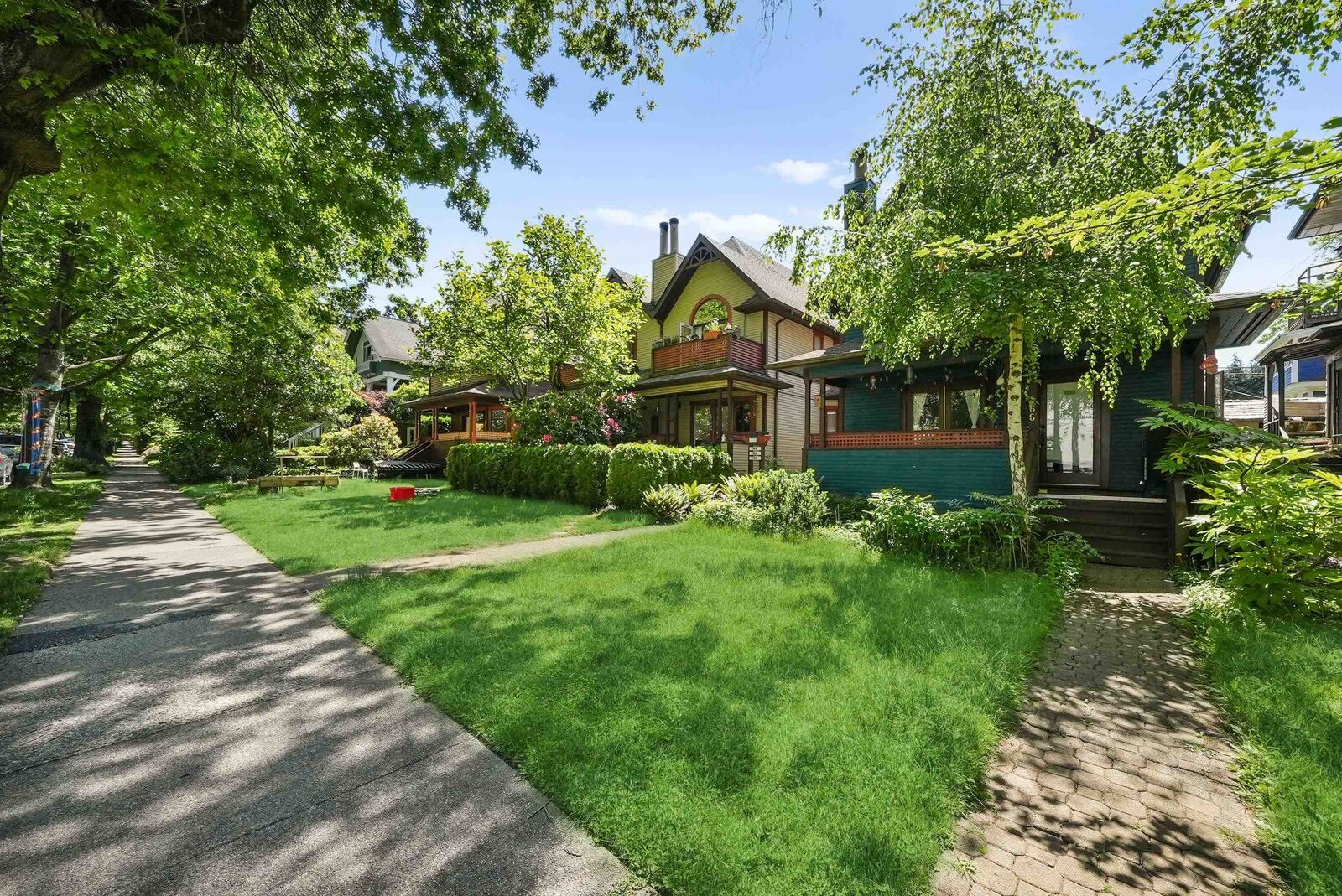 Property Photo: 154-168 W 11th Avenue BC V5Y 1S7