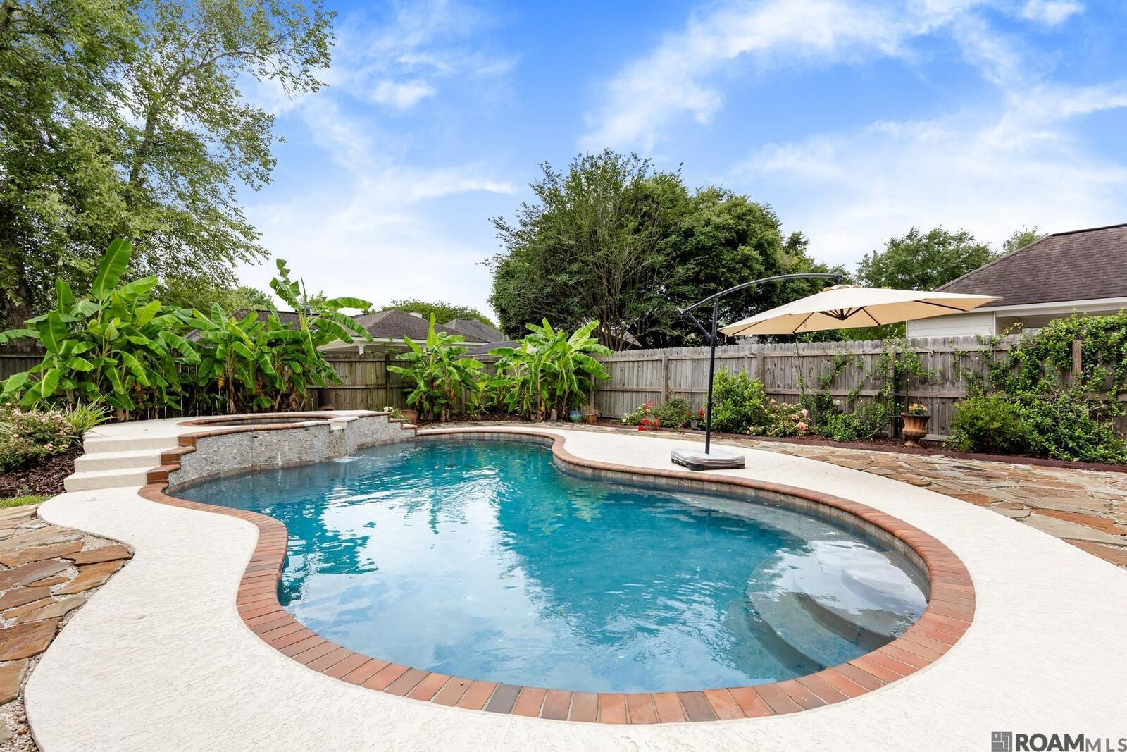 Property Photo: 10254 Springbrook Ave LA 70810