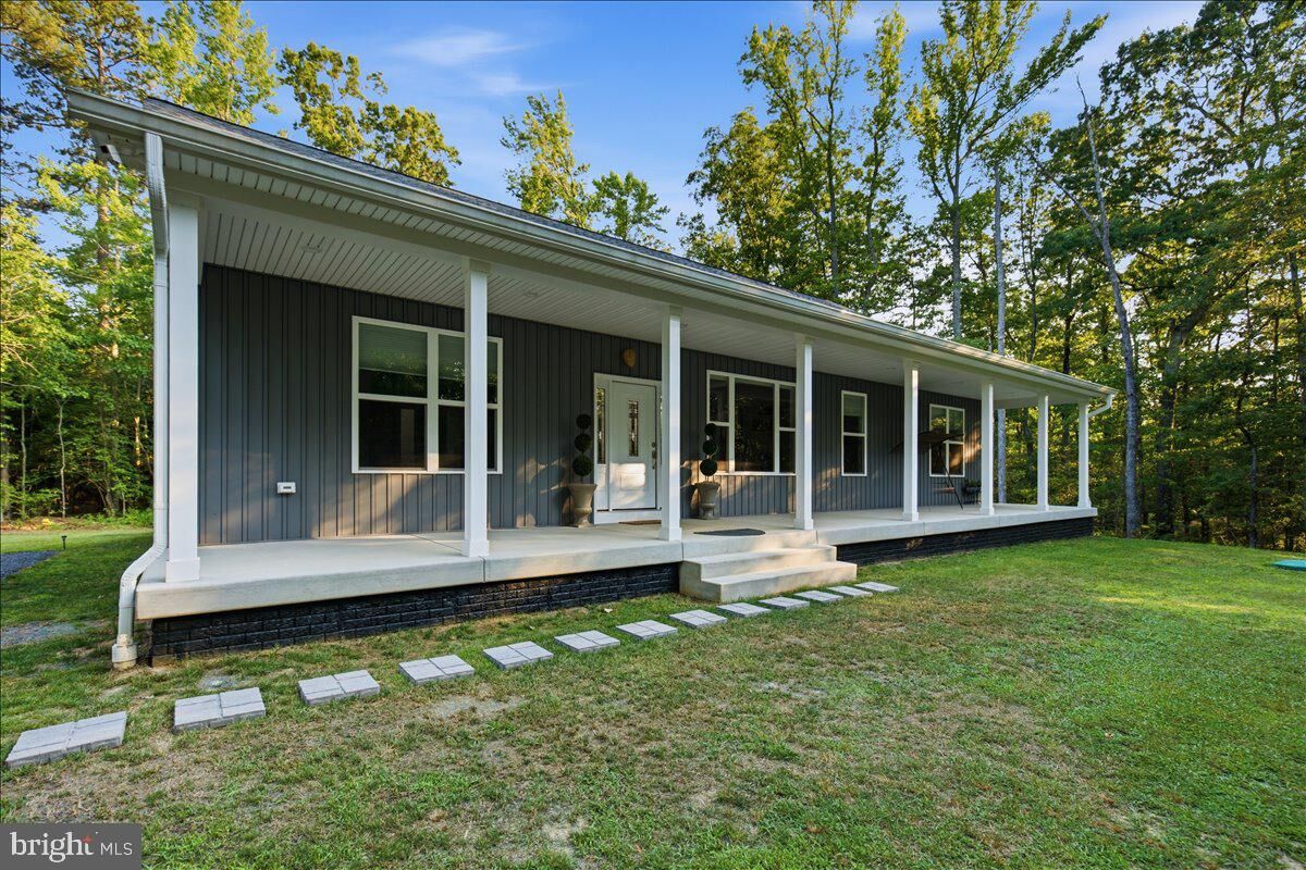 Property Photo:  22405 Hood Lane  MD 20650 