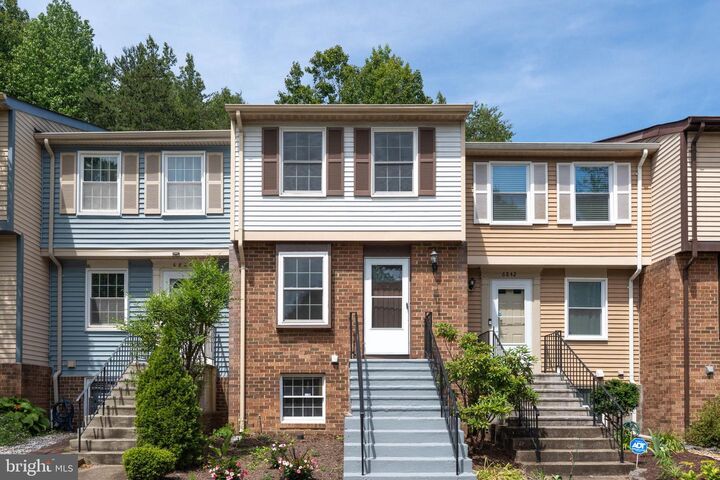 Property Photo:  6844 Heatherway Court  VA 22315 