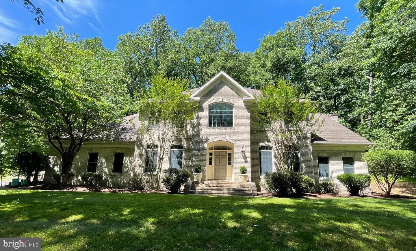 Property Photo: 1071 Knoll Drive PA 17036