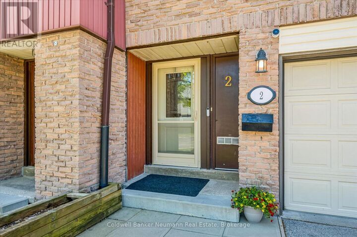 Property Photo:  2 Worton Avenue 2  ON N1H 7C5 