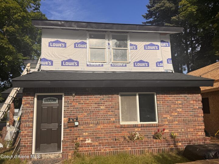 Property Photo:  1001 N 6th St  ID 83814 