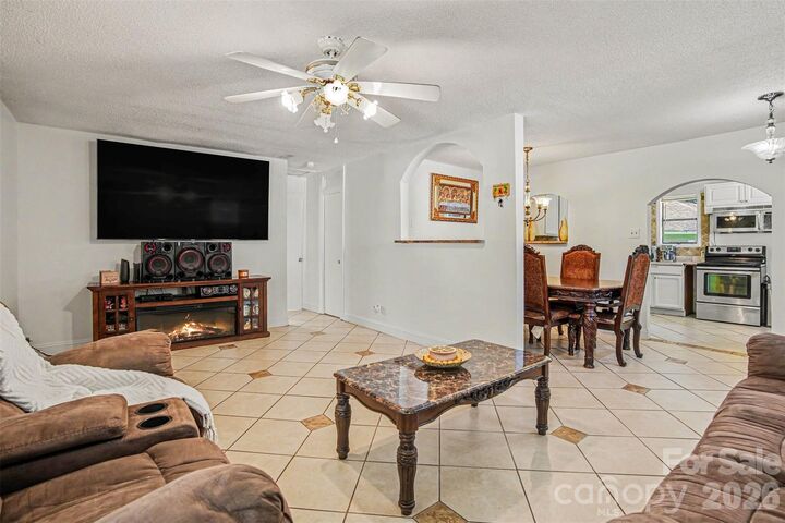 Property Photo: 1101 Choyce Avenue NC 28217