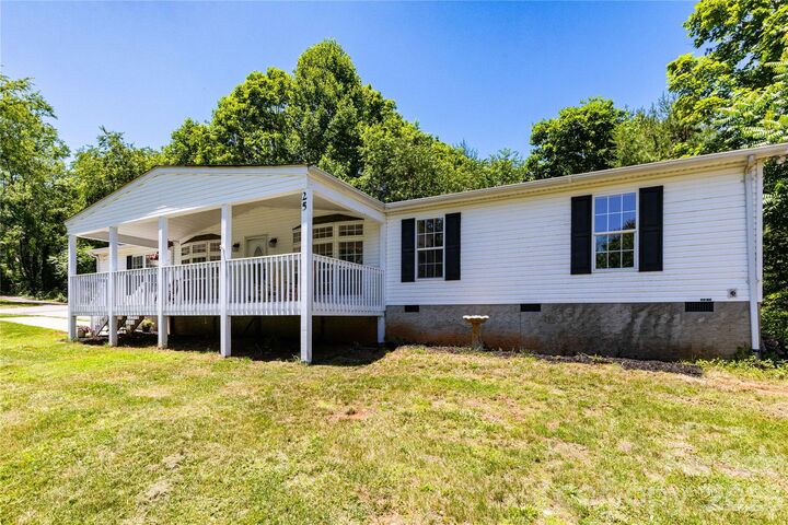 Property Photo:  25 Sienna Drive  NC 28806 