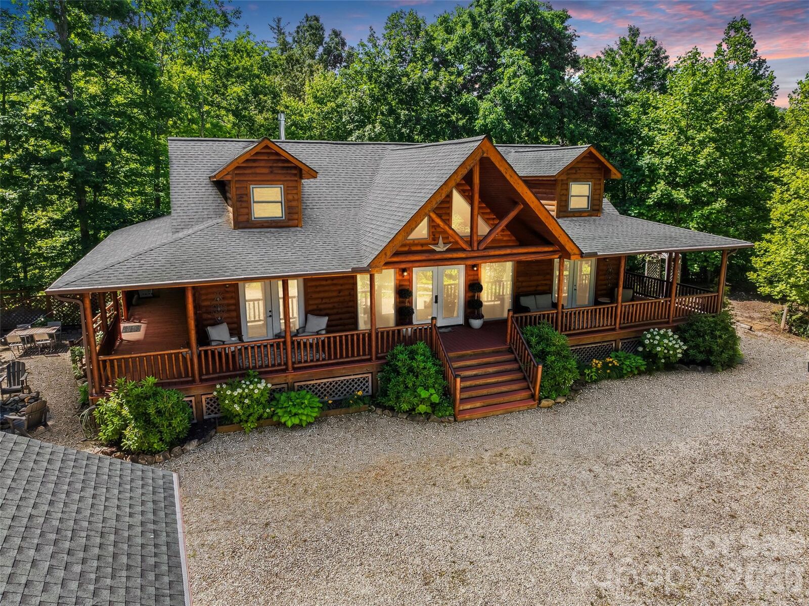 Property Photo: 128 Hummingbird Lane NC 28702