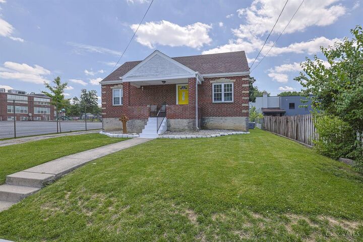 Property Photo: 4217 Linden Avenue OH 45236