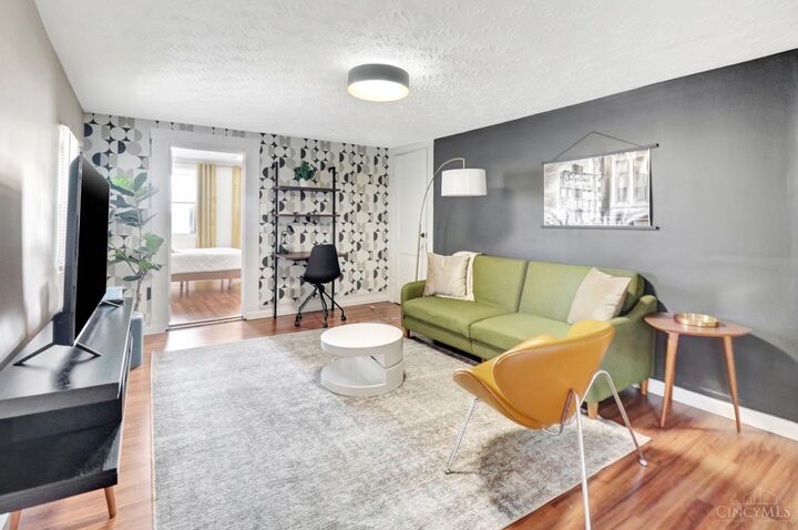 Property Photo:  404 Mohawk Street  OH 45214 