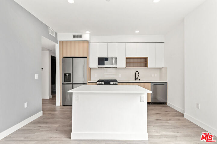 Property Photo:  11013 Hartsook St  CA 91601 