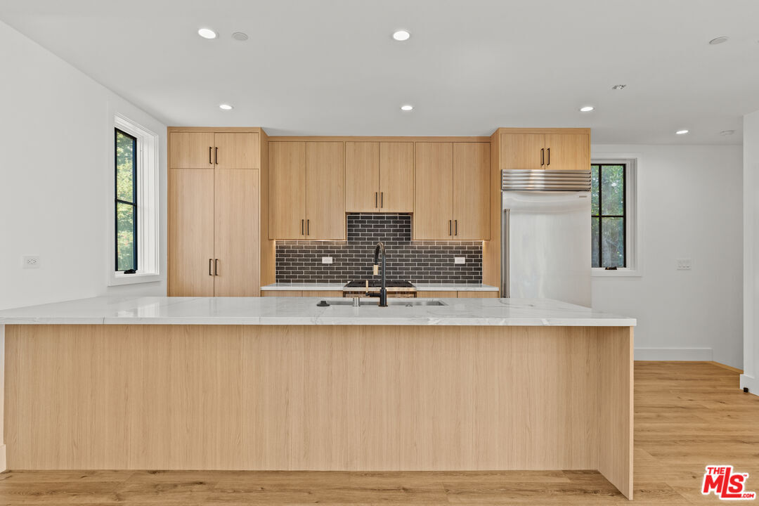 Property Photo: 5540 Tova Rd CA 91411