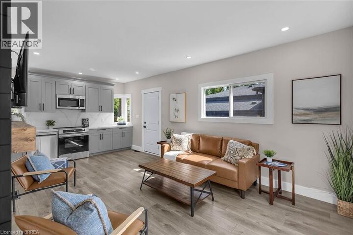 Property Photo:  40 Palace Street  ON N3T 3W7 
