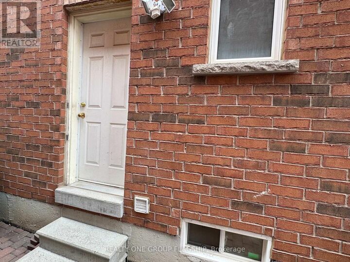 Property Photo:  3857 Skyview Street (Lower)  ON L5M 8A1 