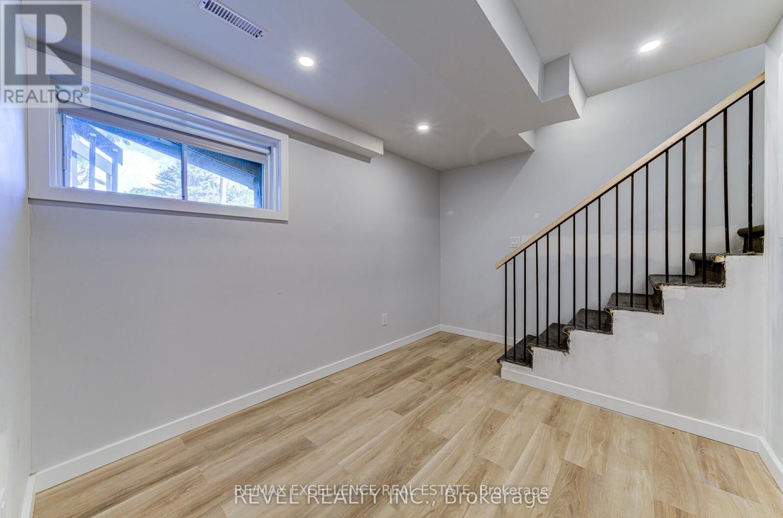 Property Photo:  141 Wasaga Sands Drive Basement  ON L9Z 1H9 