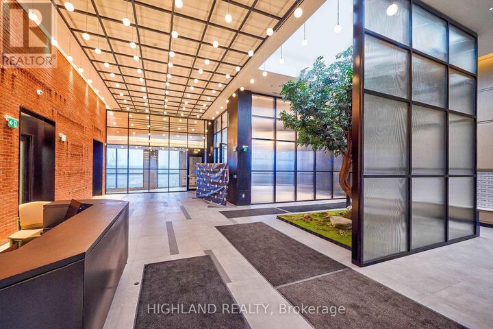Property Photo: 3220 William Coltson Avenue 815 ON L6H 7X9