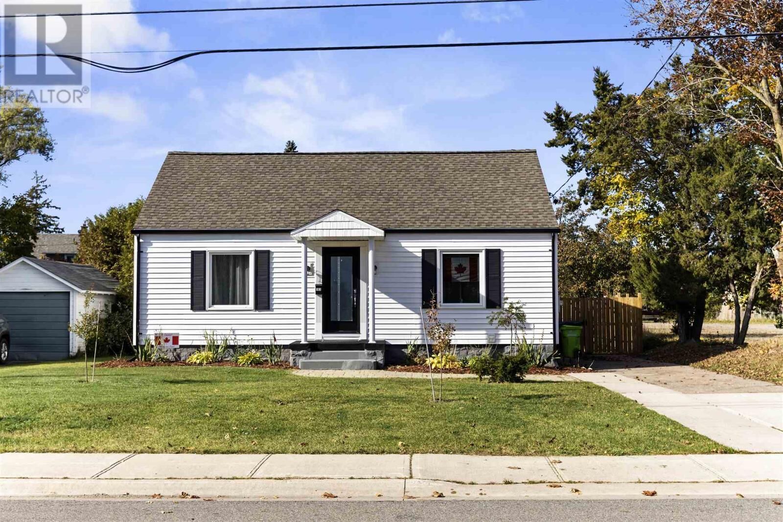 Property Photo: 183 Upton Rd ON P6A 3W5