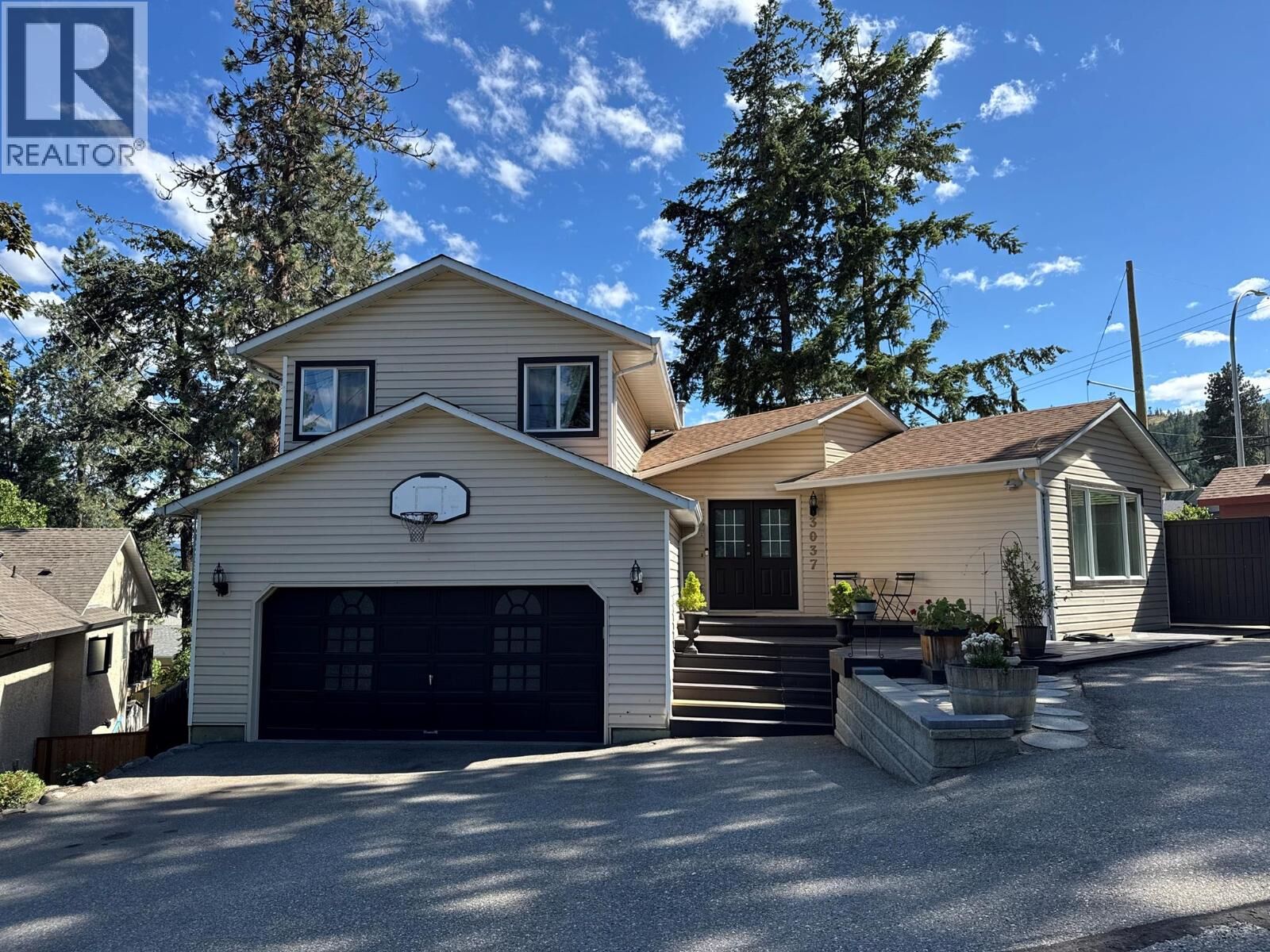 Property Photo: 3037 Country Hills Lane BC V4T 1C3