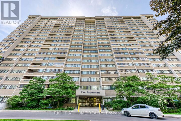 Property Photo:  50 Elm Drive East 607  ON L5A 3X2 