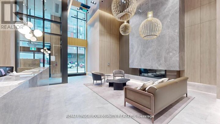 Property Photo:  252 Church Street 3812  ON M5B 0E6 