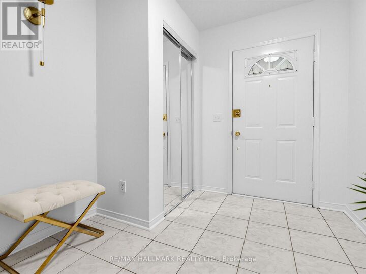 Property Photo:  81 Northern Heights Drive 15A  ON L4B 4C9 
