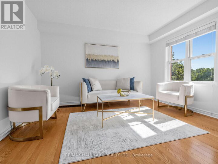 Property Photo: 81 Northern Heights Drive 15A ON L4B 4C9