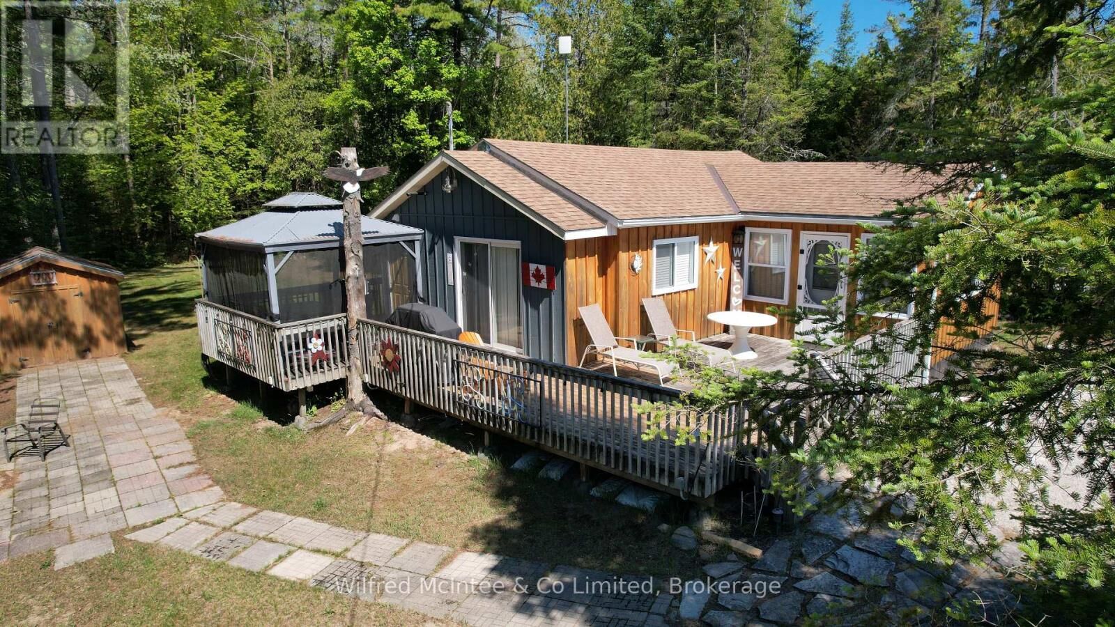 Photo de la propriété: 220 Ogimah Road ON N0H 2G0