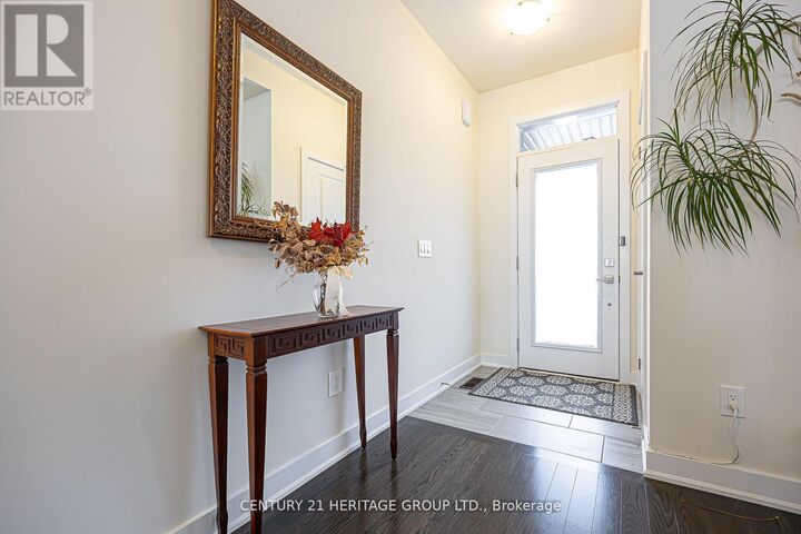 Property Photo:  25 Helliwell Crescent  ON L4E 1C7 