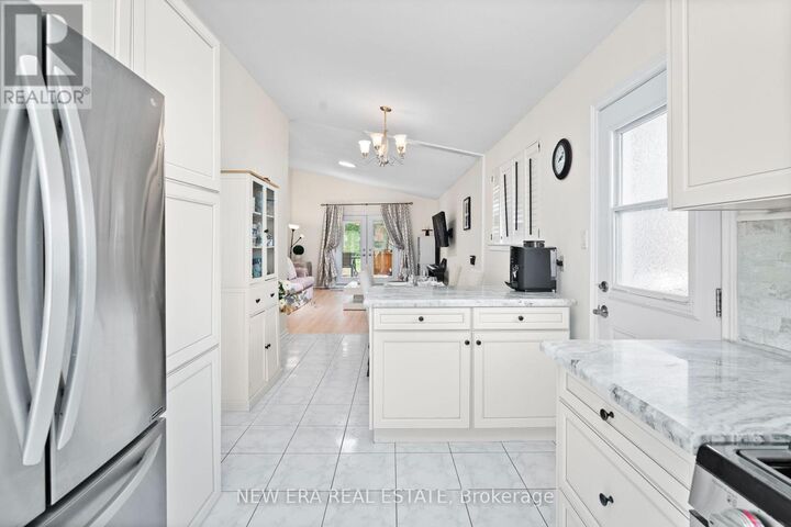 Property Photo:  2598 Chalkwell Close  ON L5J 2B9 